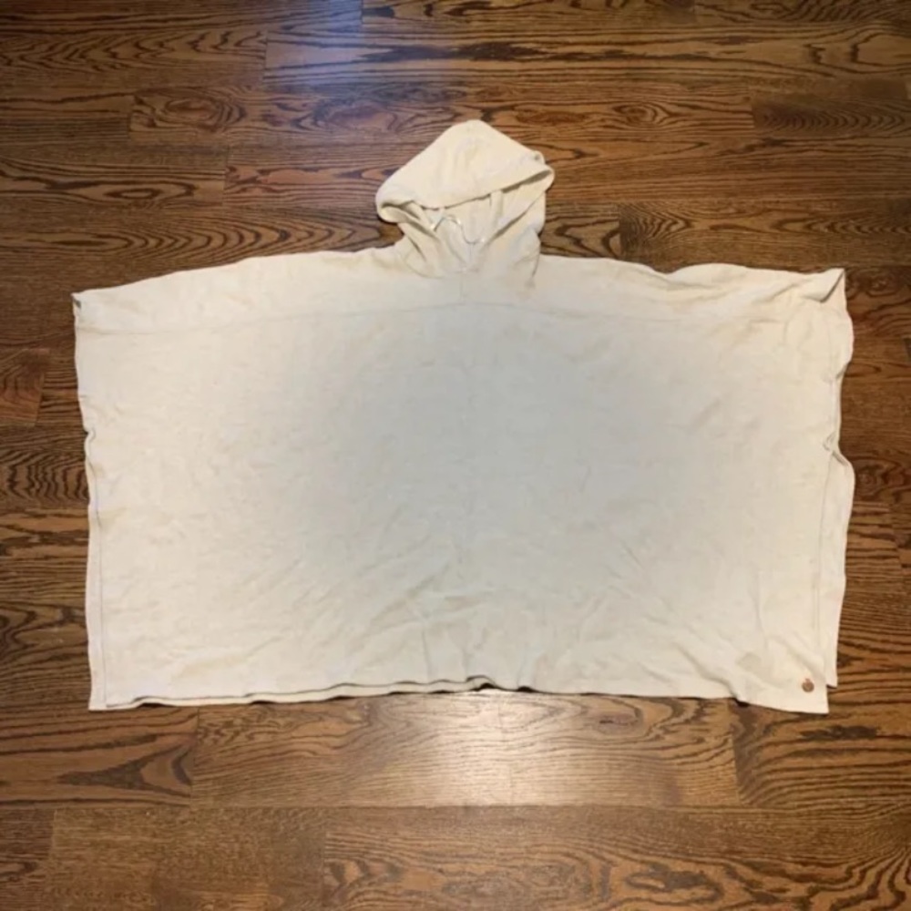 Lane Bryant LIVI Women's Activewear Sports Hoodie Shirt Size 18/20, Cream Color